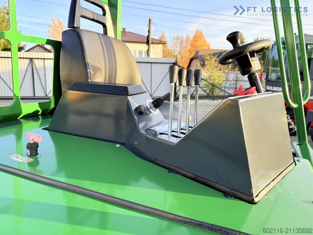 Négyirányú targoncát Combilift CB4000 GAS TRIPLEX 5200 POSITIONER