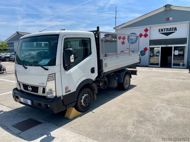 Ribaltabile trilaterale Nissan NT 400