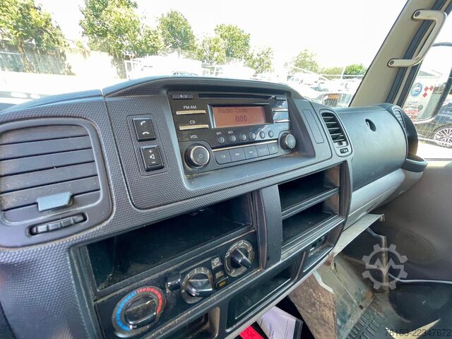 Ribaltabile trilaterale Nissan NT 400