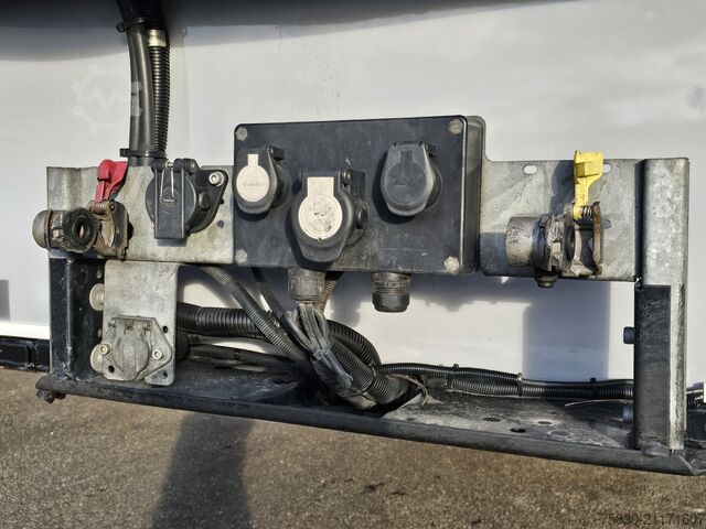 Kølet/frosset transport Vedecar LPRS 24 / LIFT AXLE / THERMO KING / TAIL LIFT