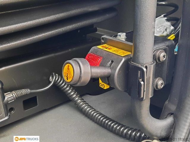 Standardowy ciągnik siodłowy SCANIA R 460 2-Kreis-Kipphyd Retarder Standklima 2xTank