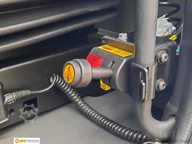 Standardowy ciągnik siodłowy SCANIA R 460 2-Kreis-Kipphyd Retarder Standklima 2xTank