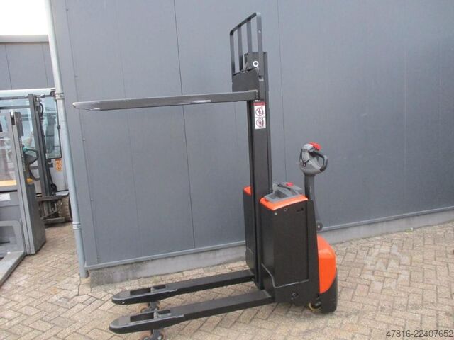 Hoogheffende palletwagen BT SWE 080L