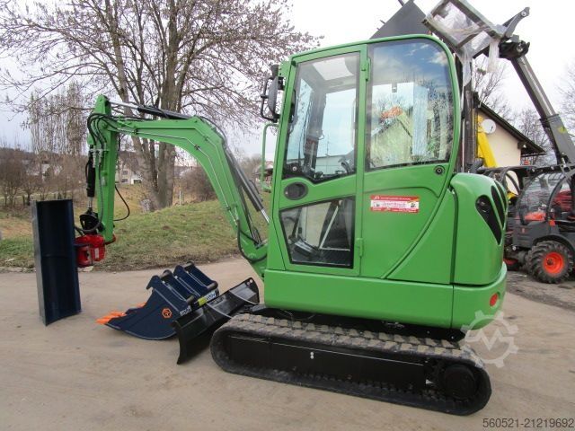 Mini excavators Terex TC25 - POWERTILT + mechan. Schnellwechsler + 3 NEU