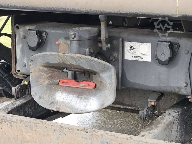 Kuffert MERCEDES-BENZ ATEGO 1229 MANUAL TAILLIFT