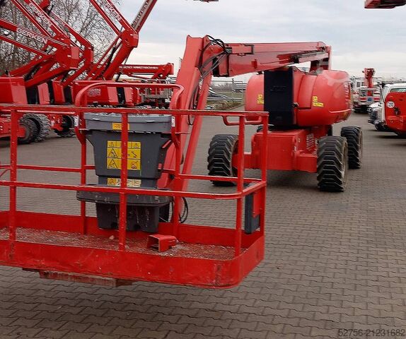Articulated boom lift JLG 800AJ
