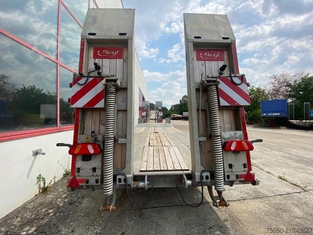 Lavtloader trailer Fliegl DTS 300  3 Achs Tiefladeranhänger