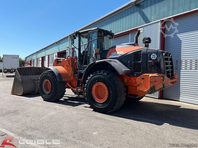Pala gommata HITACHI ZW220-6*Klima*hydr. Schnellwechsler*11.000h*