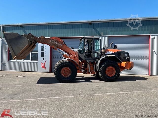 Pala gommata HITACHI ZW220-6*Klima*hydr. Schnellwechsler*11.000h*