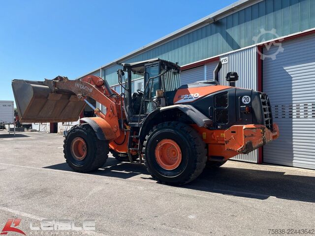Pala gommata HITACHI ZW220-6*Klima*hydr. Schnellwechsler*11.000h*