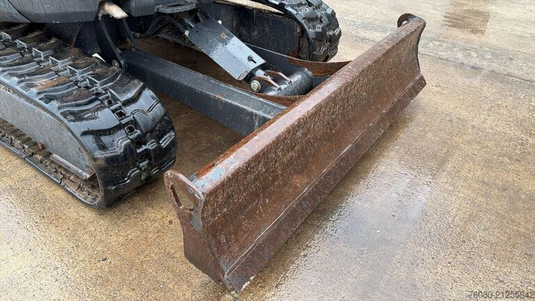 Mini excavator Bobcat E 27z (BE MACHINE / 1197H / INCL KANTELBAK + RI...