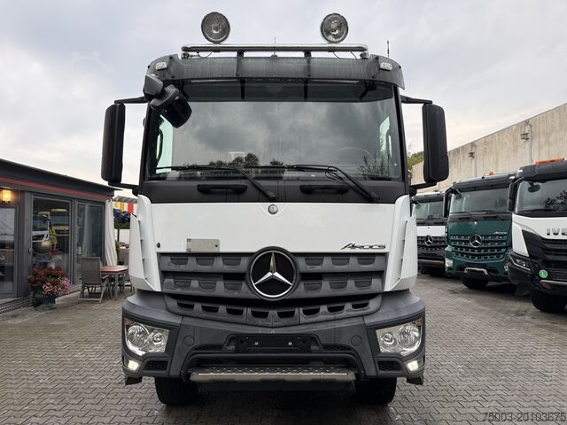 Vrachtauto met open laadbak Mercedes-Benz Arocs 1827 AK 4X4 Ex-Bundeswehr
