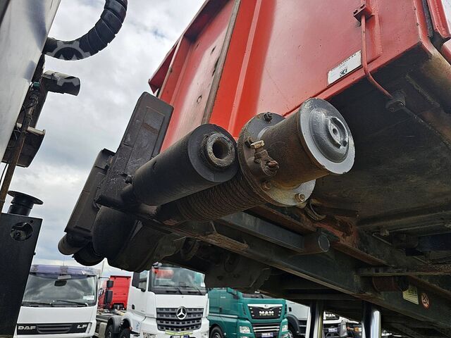 Ribaltabile con gru DAF CF 85.410 PALFINGER EPSILON 17
