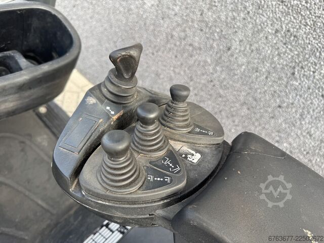 Linde H20D-01 Duplo 315 Sideshift  6105UUR VW Diesel 2015  Keuring 7-2027 LINDE H20D-01 Duplo 315 Sideshift  6105UUR VW Diesel 2015  Keuring 7-2027