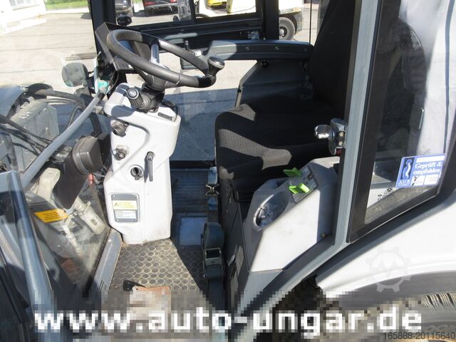 Fejemaskine Hako CM 1600 Kehrmaschine 4x4 Baujahr 2018