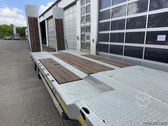 Lavtloader trailer Möslein TA4 Schwebheim  4 Achs Tiefladeranhänger, Neuwertig