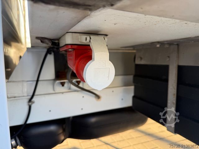 Autoutilitară frigorifică MERCEDES-BENZ Sprinter 316 CDI Kühlkoffer/Automatik/Klima/MBUX