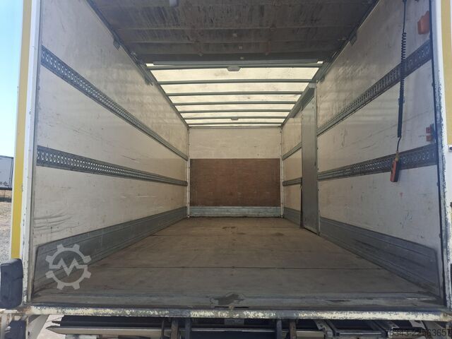 Kamion sa ravnom platformom i ceradom RENAULT D12-240 - E6