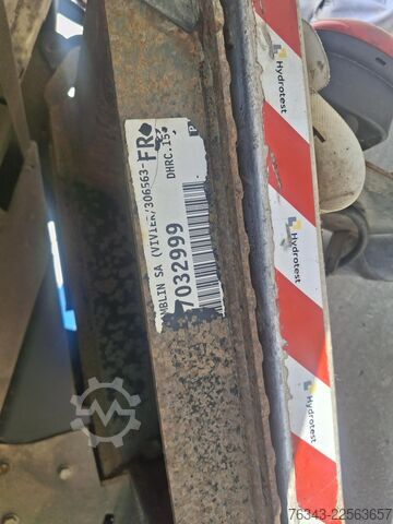 Kamion sa ravnom platformom i ceradom RENAULT D12-240 - E6