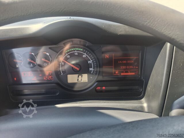 Kamion sa ravnom platformom i ceradom RENAULT D12-240 - E6