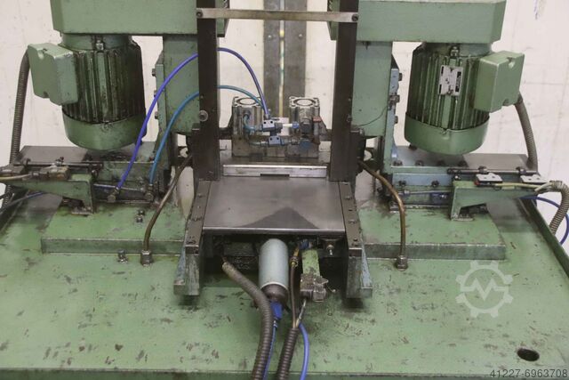 Automatikus marógép két orsós unbekannt Zweispindel-Fräsmaschine