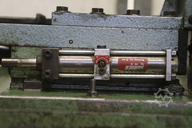 Automatikus marógép két orsós unbekannt Zweispindel-Fräsmaschine