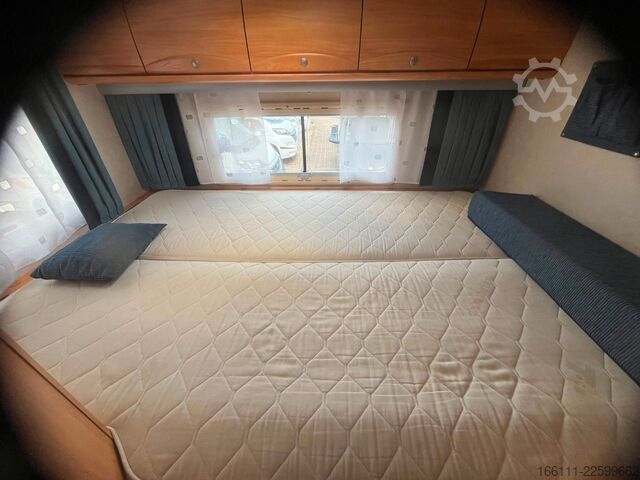 Autorulotă semi-integrată ADRIA 670 SP - Festbett - Garage - 2 x Klima