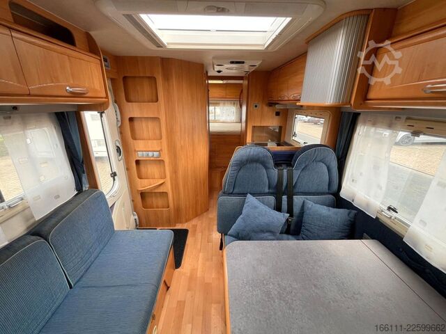 Autorulotă semi-integrată ADRIA 670 SP - Festbett - Garage - 2 x Klima
