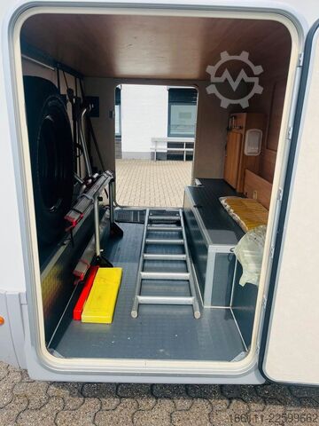 Autorulotă semi-integrată ADRIA 670 SP - Festbett - Garage - 2 x Klima