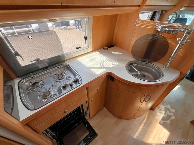 Autorulotă semi-integrată HOBBY 750 GLE - Einzelbetten - Sat/TV - Solar - Klima
