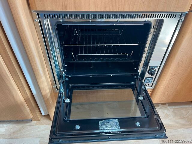 Autorulotă semi-integrată HOBBY 750 GLE - Einzelbetten - Sat/TV - Solar - Klima