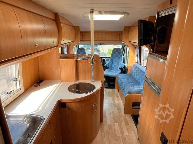 Autorulotă semi-integrată HOBBY 750 GLE - Einzelbetten - Sat/TV - Solar - Klima