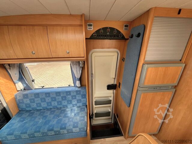 Autorulotă semi-integrată HOBBY 750 GLE - Einzelbetten - Sat/TV - Solar - Klima