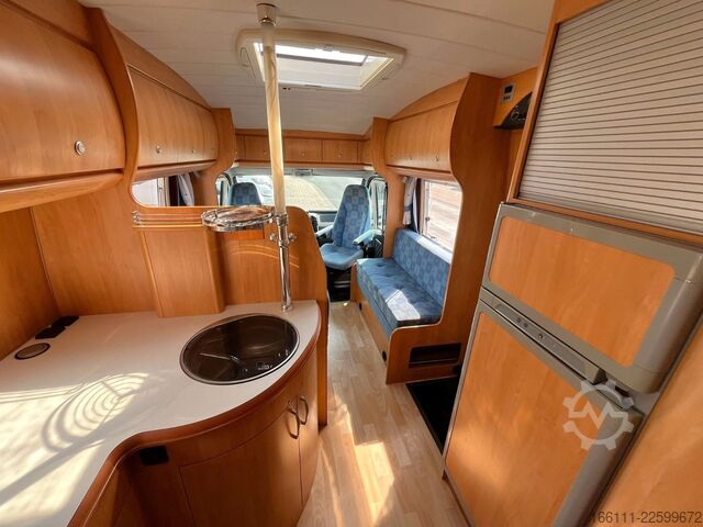 Autorulotă semi-integrată HOBBY 750 GLE - Einzelbetten - Sat/TV - Solar - Klima