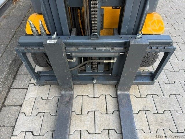 Stivuitor electric cu 3 roți Jungheinrich EFG215