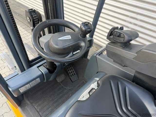 Stivuitor electric cu 3 roți Jungheinrich EFG215