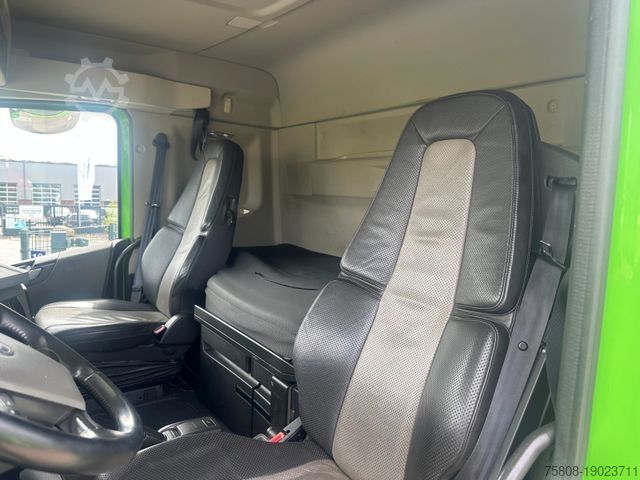 Gevaarlijke stoffen vrachtwagen VOLVO FH460 Flachdach ADR Hydraulik ACC Leder Alcoa