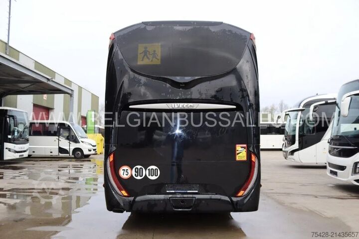 Långfärdsbuss Iveco MAGELYS PRO