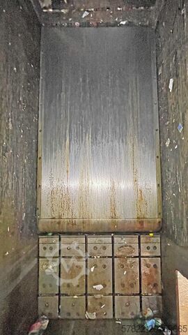 Kompletna linia prasowania PET 2040 z taśmociągiem, zgniatarką do PET i systemem PSS BOA PET Recyclinganlage