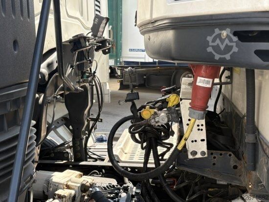 Tehergépkocsi és pótkocsi IVECO CITY KüHLER, CARRIER 1950 ELEKTROGENERATORBETRIEB üBER SZM,  LADEBORDWAND