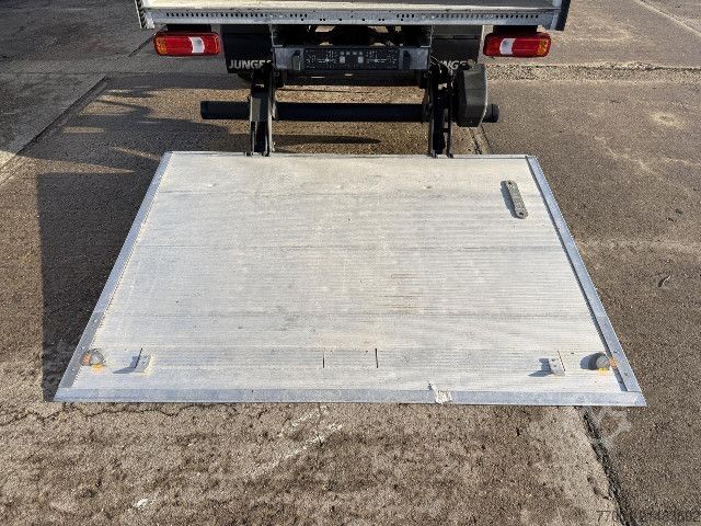 Skříňová dodávka IVECO 35C16H Klima, Radio, Garantie