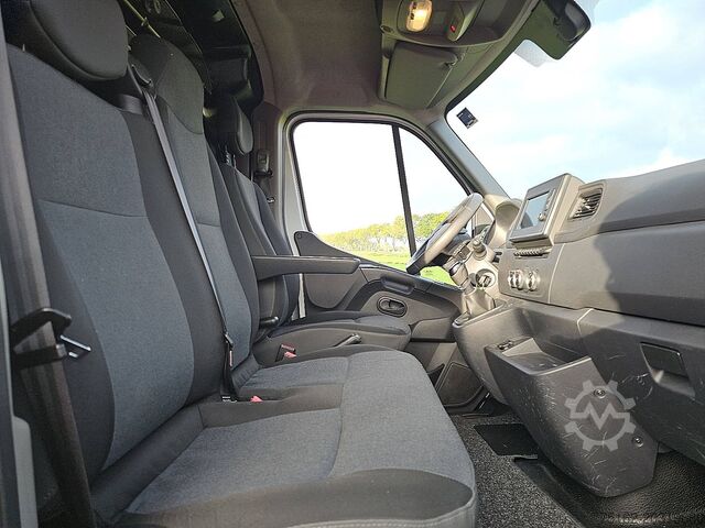 Stationvogn med højt tag RENAULT MASTER 2.3 L2H2 Navi Euro6 AC!
