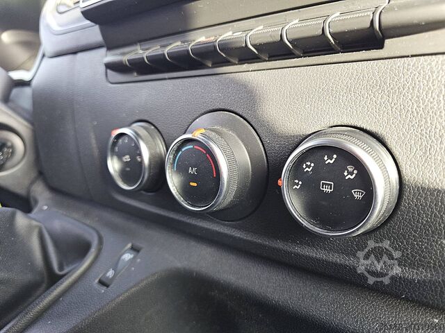 Stationvogn med højt tag RENAULT MASTER 2.3 L2H2 Navi Euro6 AC!