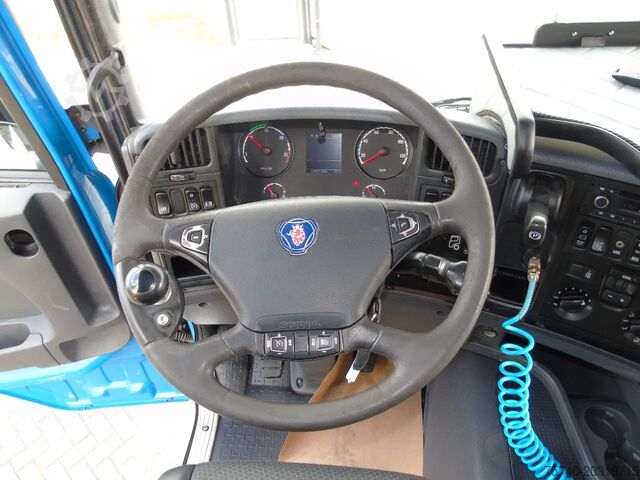 Vrachtwagen met kraan Scania G480 4 axle + palfinger crane PK74002 + JIB