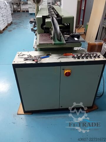 Máquina de Colagem de Cabeceiras e Rodapés Kolbus HL