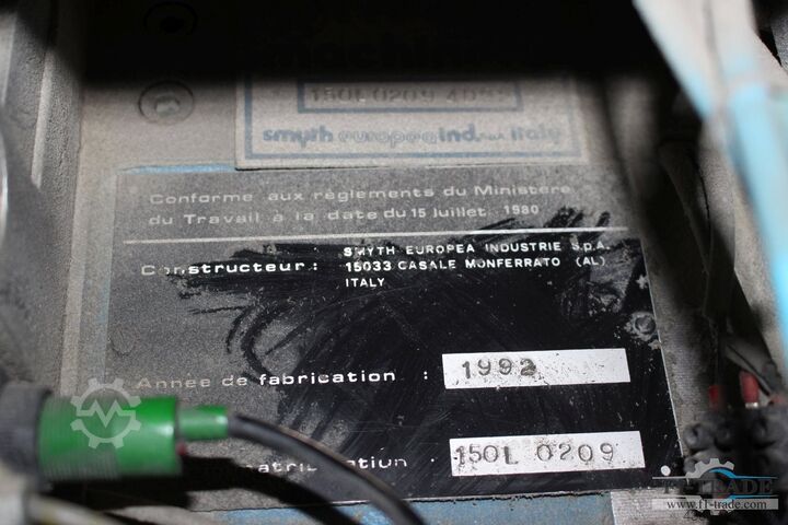 Máquina de costura automática - grande formato / Máquina de costura automática para grandes dimensõe Smyth F 150 L
