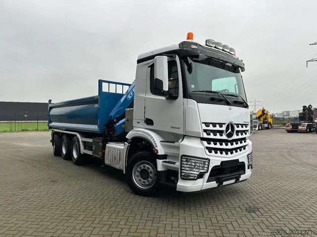 Tipper med kran Mercedes-Benz Arocs 3243 8x4 Tridem Kipper/Kraan Euro 6