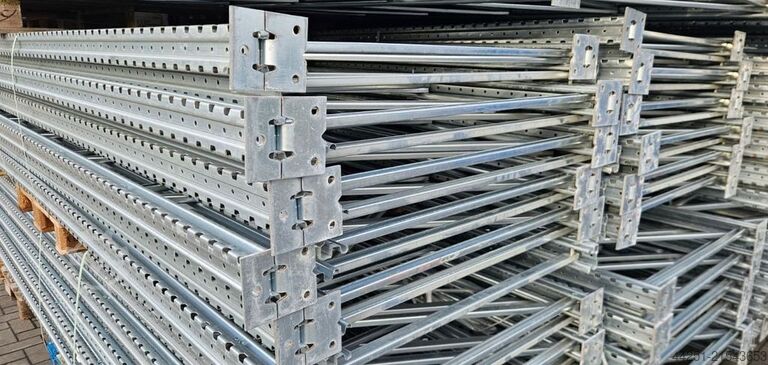 Pallereol, tilbygningsfelt 3,6 m, højde 10,3 m. Nagy PB-80