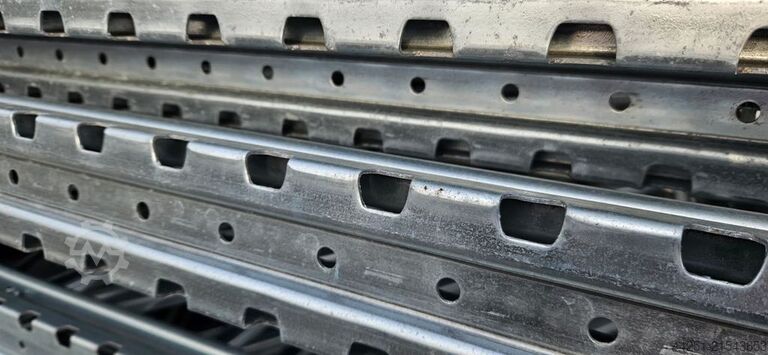 Pallereol, tilbygningsfelt 3,6 m, højde 10,3 m. Nagy PB-80