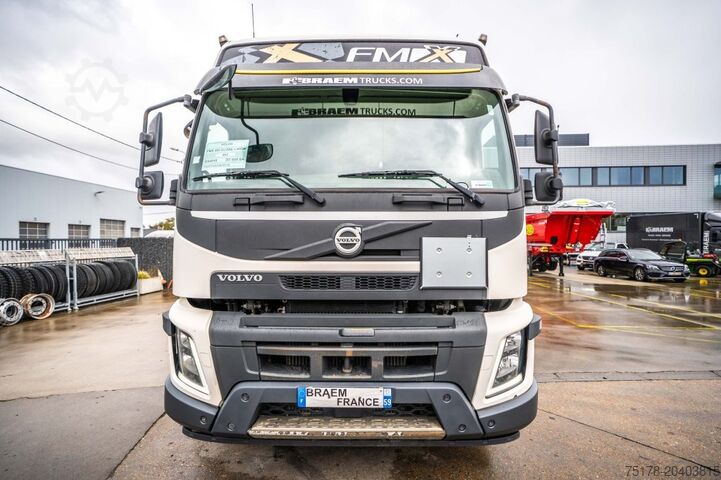 Standard tractor VOLVO FMX 460 GLOBE + HYDR